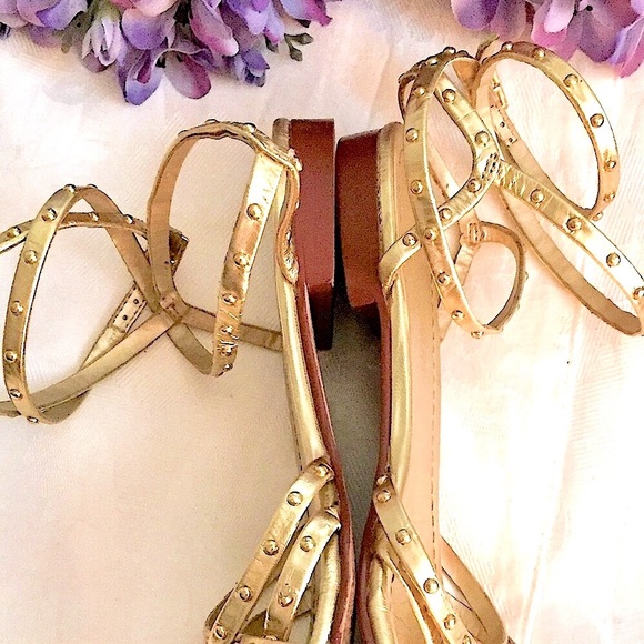 🌻Colin Stuart Gold Leather Gladiator Sandal (7)🌻 - Picture 7 of 9